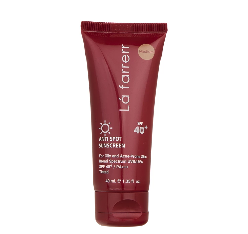 کرم ضد آفتاب و ضدلک رنگی لافارر مناسب پوست‌های چرب SPF 40 رنگ طبیعی